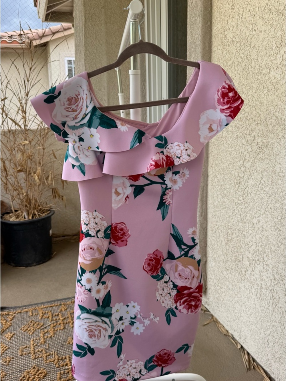 Guess NWT Pink Floral Ruffle Dress